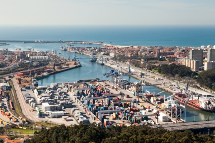 YILPORT LEIX&Otilde;ES SOMA MAIS 12 000 TEU