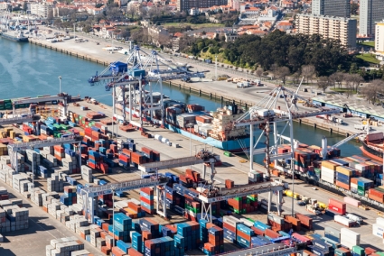 ONE MORE DAY ON 3,000 TEU