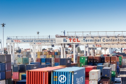 TCL CLOSES THE YEAR GROWING BY 6%