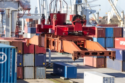 16 SHIPS YIELDED ALMOST 10 THOUSAND TEU