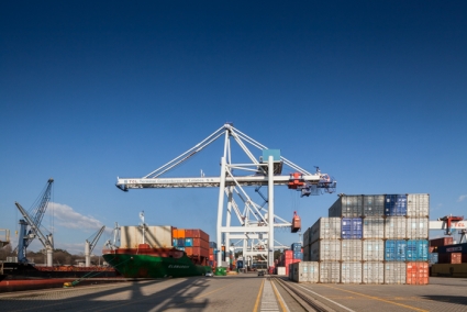 YILPORT LEIX&Otilde;ES VOLTA A &ldquo;AMEA&Ccedil;AR&rdquo; OS 3.000 TEU DI&Aacute;RIOS